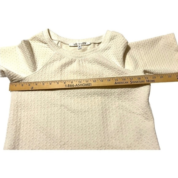 MAX studio cream basket weave textured short sleeve crop top size Medium. - Picture 12 of 13